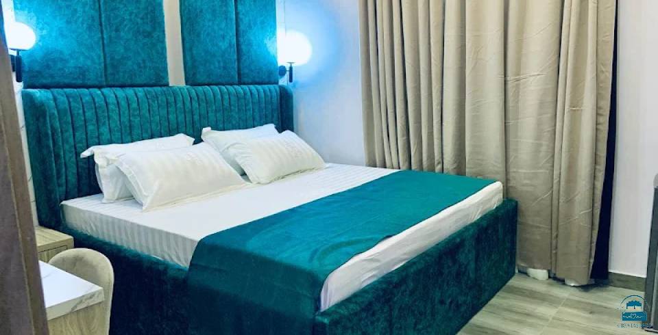 A&G Apartments, Jos
